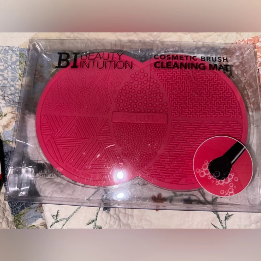 ipsy cosmetic bag & makeup brush cleaning mat